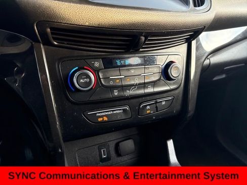 Used 2017 Ford Escape SE w/ Equipment Group 201A image 21