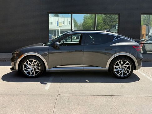 Used 2023 Genesis GV60 Advanced AWD/4WD image 17