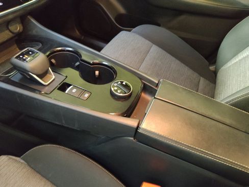 Used 2021 Nissan Rogue S image 26