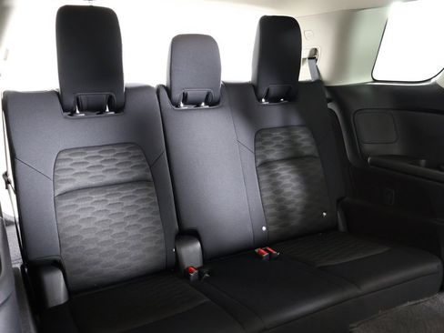 Used 2024 Nissan Pathfinder S image 33