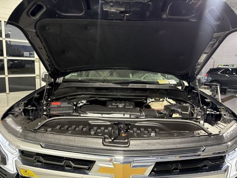 Used 2024 Chevrolet Silverado 1500 LT AWD/4WD image 29