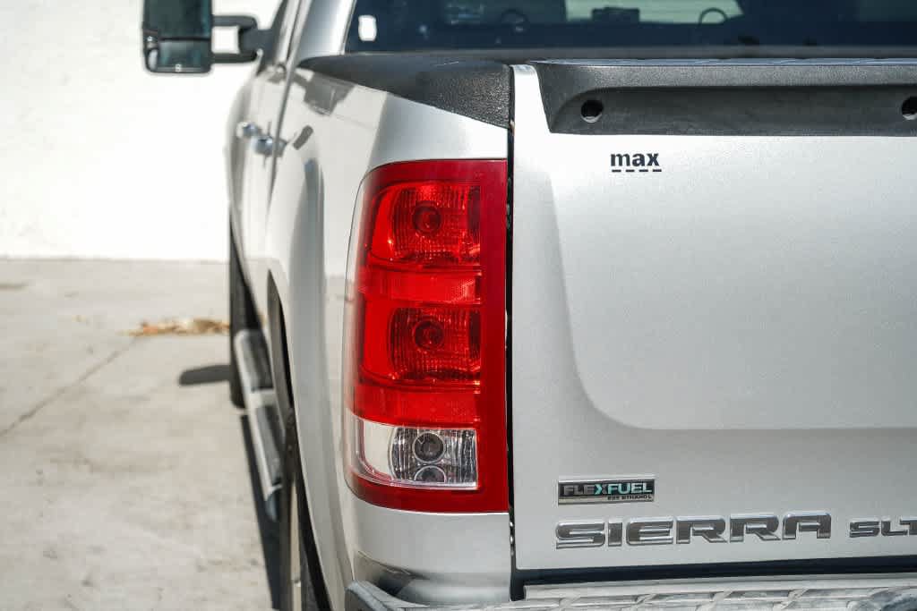 Used 2010 GMC Sierra 1500 SLT w/ Max Trailering Pack RWD image 9