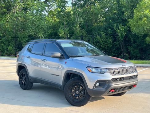Used 2022 Jeep Compass Trailhawk w/ Trailhawk Convenience Group AWD/4WD image 1
