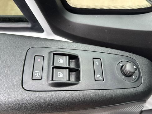 Used 2024 RAM ProMaster 2500 w/ Convenience Group FWD image 12
