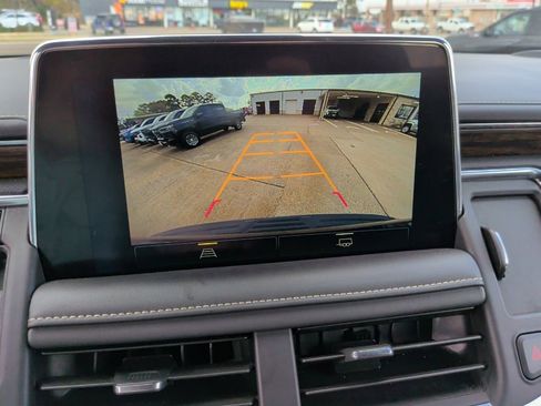 Used 2024 Chevrolet Suburban Premier image 26