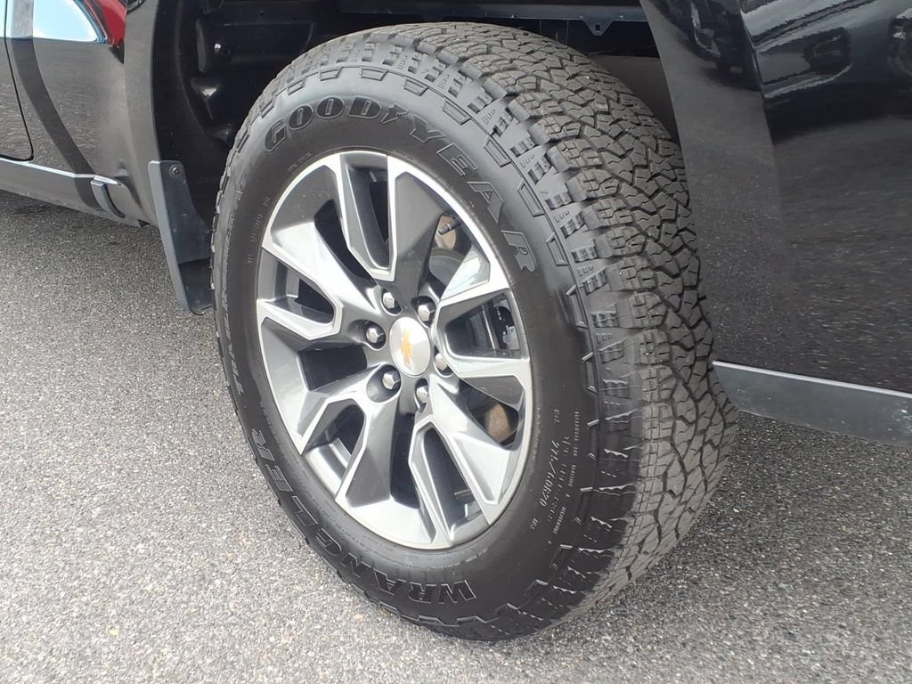 Certified 2025 Chevrolet Silverado 1500 LT AWD/4WD image 10