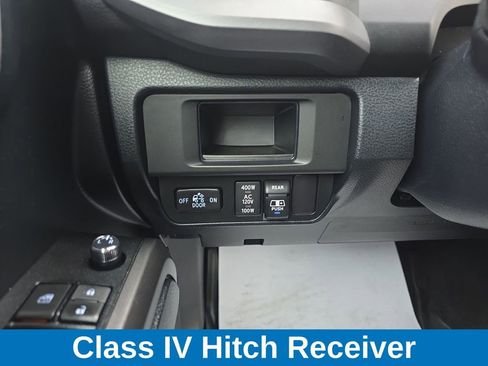 Used 2017 Toyota Tacoma TRD Off-Road w/ Tow Package (A/T) image 17