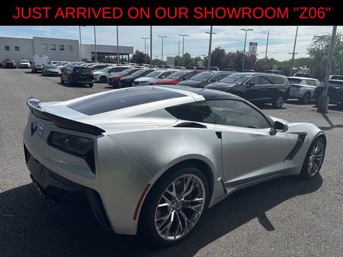 Used 2015 Chevrolet Corvette Z06 w/ 2LZ Preferred Equipment Group RWD image 5