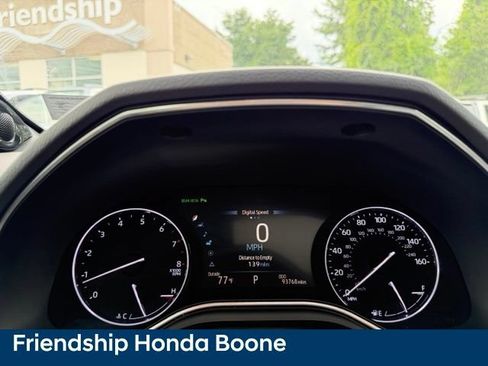 Used 2019 Toyota Avalon Touring w/ Advanced Safety Package FWD image 24