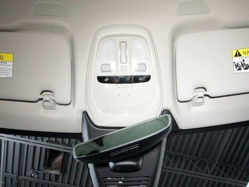 Certified 2025 Volvo XC60 B5 Plus image 8