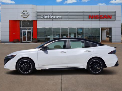New 2026 Nissan Sentra SR FWD image 3