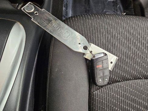 Used 2018 Dodge Journey SE w/ Connectivity Group image 23