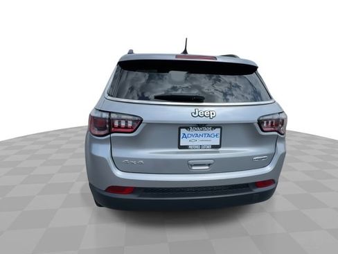 Used 2022 Jeep Compass Latitude w/ Sun and Sound Group image 7