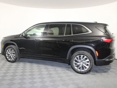 Used 2025 Buick Enclave Preferred image 5