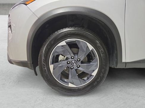 Used 2025 Nissan Rogue SV FWD image 23