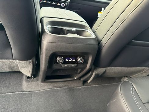 New 2026 Chevrolet Traverse LT image 21