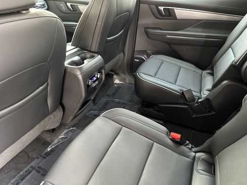 Used 2025 Buick Enclave Preferred image 12