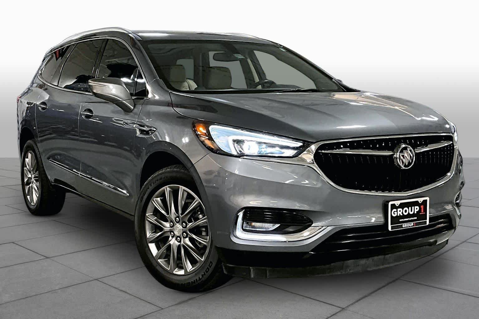 Used 2021 Buick Enclave Essence w/ Sound and Sites Package FWD image 3