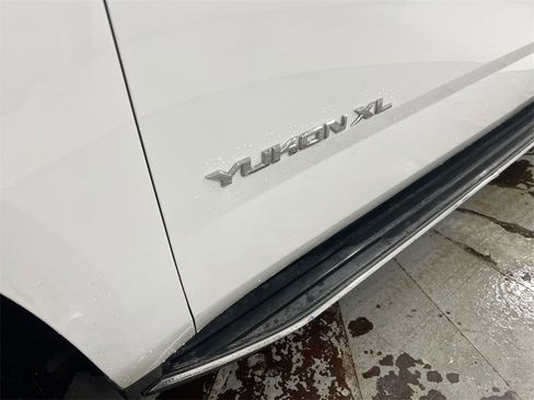 Used 2019 GMC Yukon XL SLT image 27