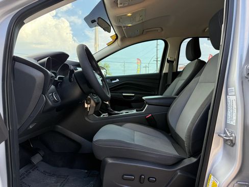 Used 2018 Ford Escape SE w/ SE Sync 3 Package FWD image 9