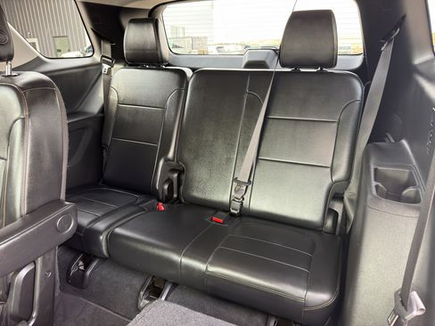 Used 2018 Chevrolet Traverse LT image 24
