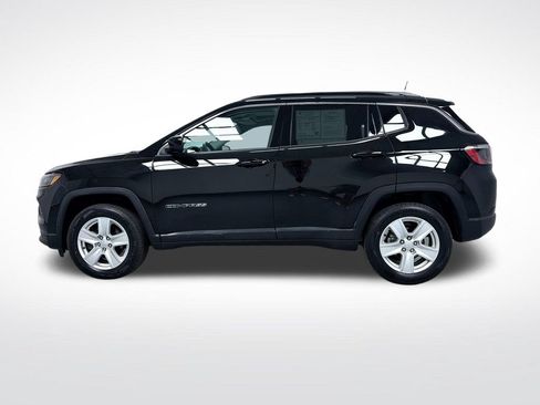 Used 2022 Jeep Compass Latitude w/ Sun and Sound Group AWD/4WD image 3