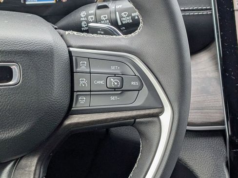 New 2025 Jeep Grand Cherokee L Limited image 15