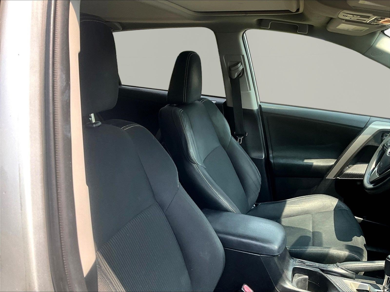 Used 2014 Toyota RAV4 XLE FWD image 28