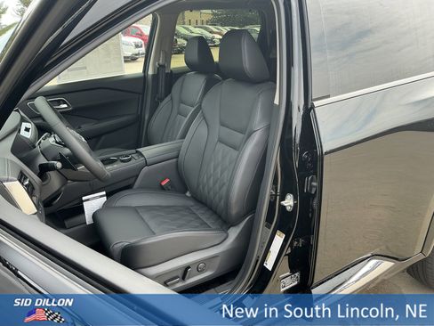 New 2026 Nissan Rogue Platinum w/ Platinum Premium Package image 9