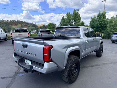 Used 2026 Toyota Tacoma SR5 AWD/4WD image 6