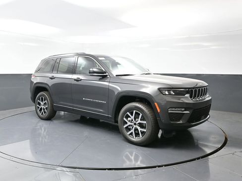 New 2025 Jeep Grand Cherokee Limited w/ Luxury Tech Group II image 5