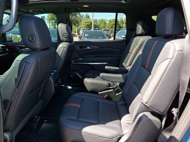 Used 2024 Chevrolet Traverse RS AWD/4WD image 10