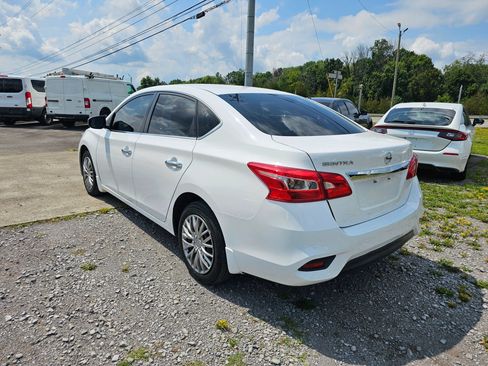 Used 2017 Nissan Sentra S FWD image 11