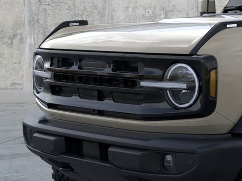 New 2025 Ford Bronco Outer Banks w/ Sasquatch Package image 19