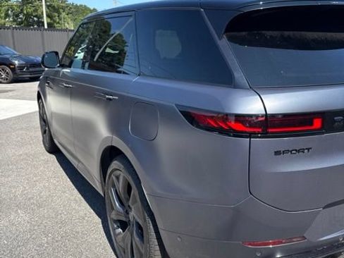 Used 2025 Land Rover Range Rover Sport Dynamic SE AWD/4WD image 12