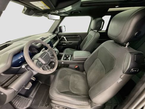 Used 2024 Land Rover Defender 90 V8 AWD/4WD image 5