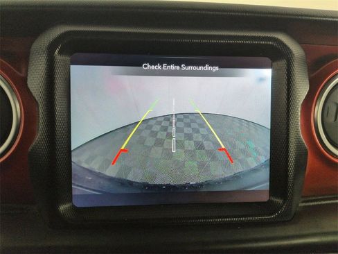 Used 2018 Jeep Wrangler Unlimited Rubicon image 14