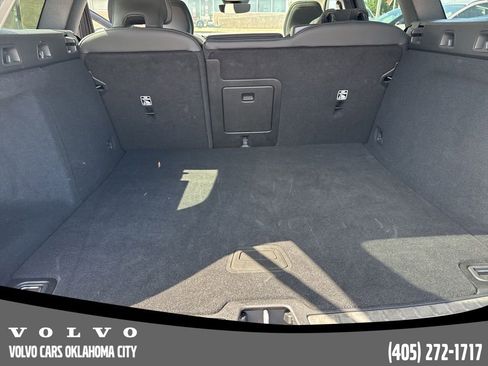 Used 2025 Volvo V60 B5 Cross Country Plus image 17