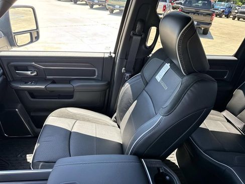 New 2026 RAM 2500 Laramie AWD/4WD image 33