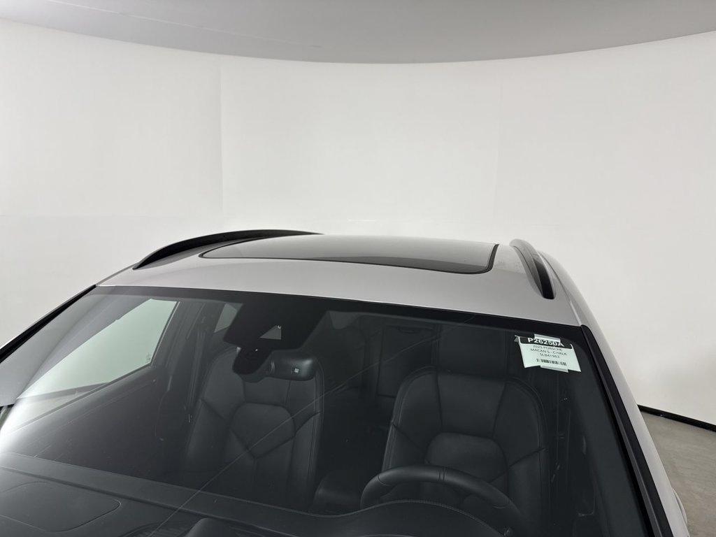 Certified 2025 Porsche Macan S AWD/4WD image 17