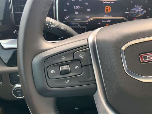 Used 2025 GMC Sierra 2500 SLE AWD/4WD image 17
