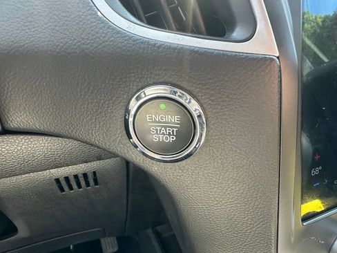 Used 2024 Ford Edge SEL AWD/4WD image 16