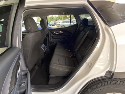 Used 2024 GMC Terrain SLE w/ Driver Convenience Package AWD/4WD image 29