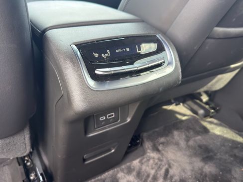 Used 2025 Cadillac XT6 Sport w/ Technology Package AWD/4WD image 28