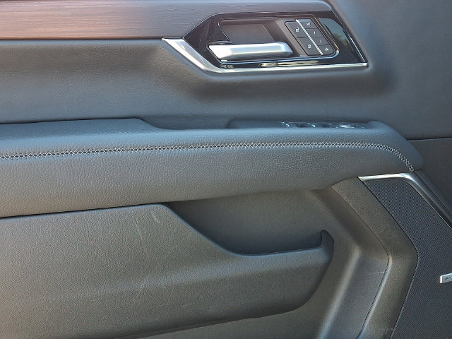 Used 2025 GMC Yukon XL Denali AWD/4WD image 20