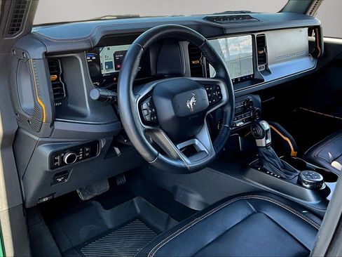 Used 2024 Ford Bronco Badlands image 17