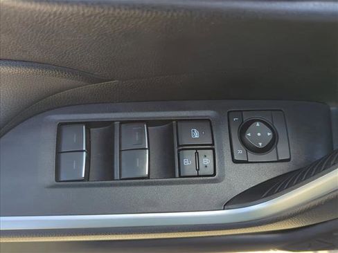 Used 2025 Toyota RAV4 XLE w/ Convenience Package FWD image 11