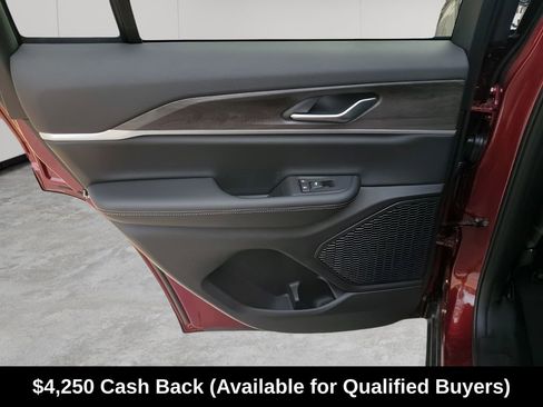New 2025 Jeep Grand Cherokee Limited w/ Black Appearance Package RWD image 18