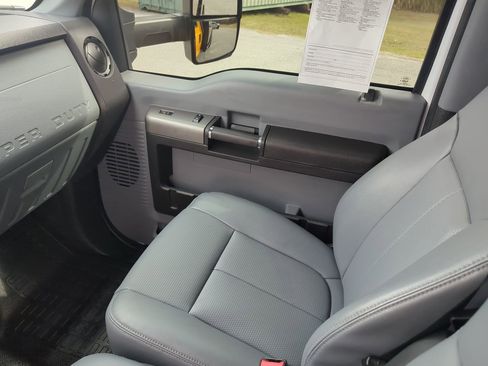 Used 2023 Ford F650 2WD Regular Cab Super Duty image 14