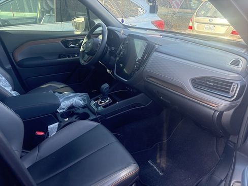Used 2025 Subaru Forester Sport image 9